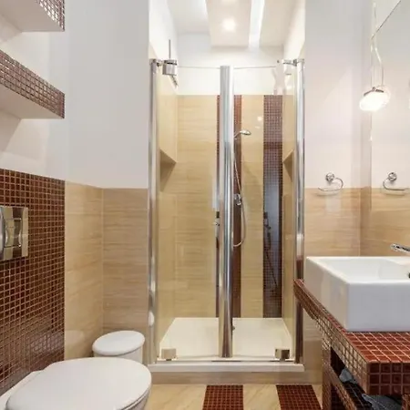 Urban Nest & Szafarnia 5 דירה *