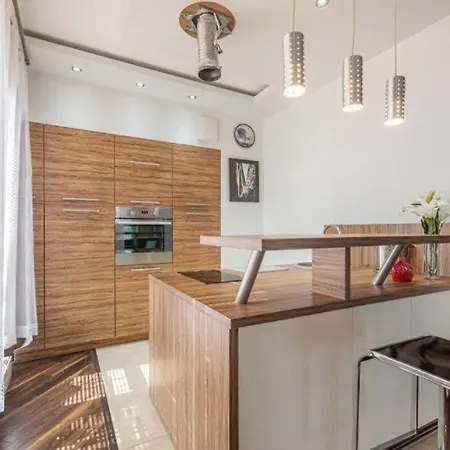 Urban Nest & Szafarnia 5 غدانسك