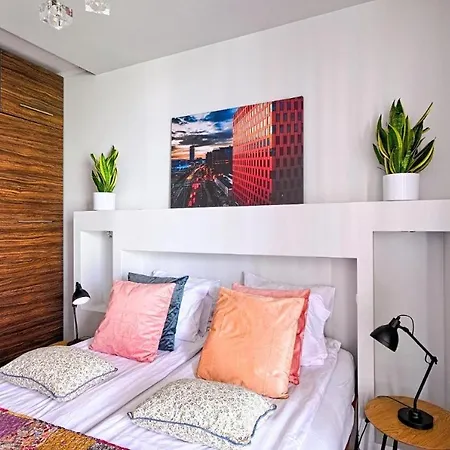 Urban Nest & Szafarnia 5 Apartment