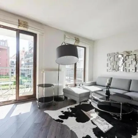 Urban Nest & Szafarnia 5 Gdansk