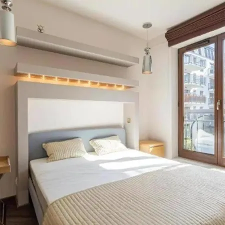 Apartment Urban Nest & Szafarnia 5 *